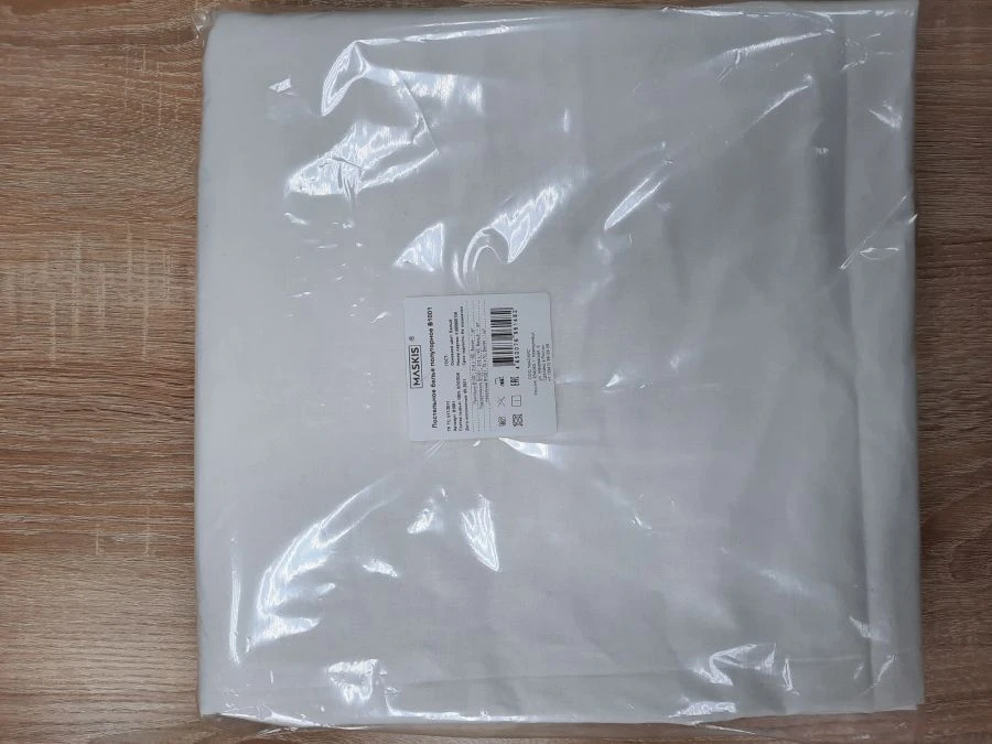Adult bed linen B1001, of cotton and mixed fabrics, in sets and as separate items: sheets, pillowcases, duvet cover.