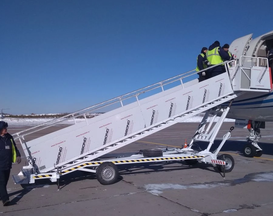 Trailed passenger gangways PTP-4500