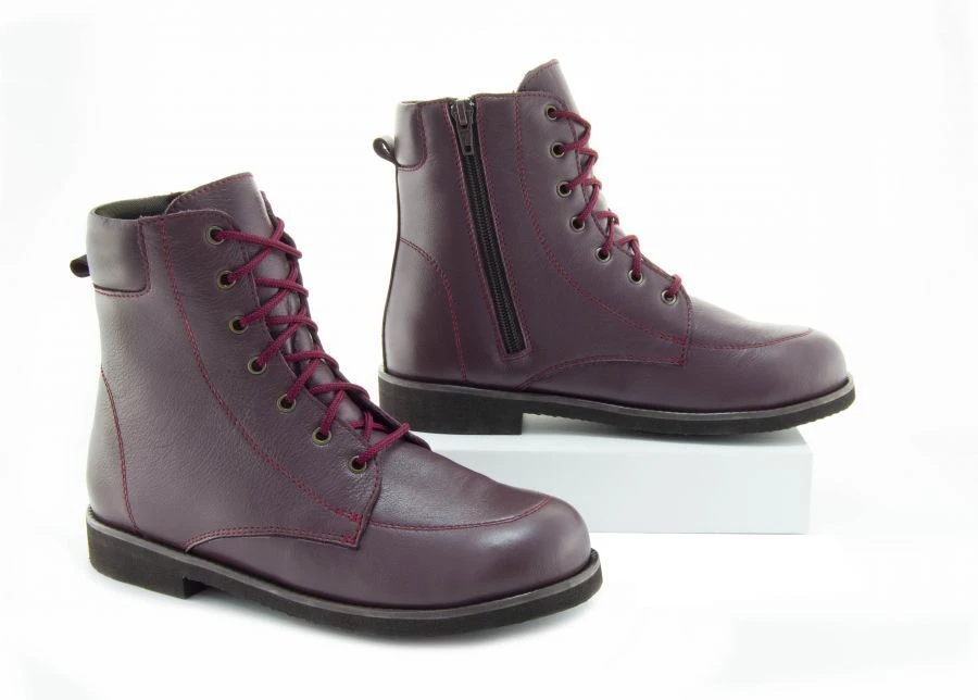 Complex orthopaedic footwear for unilateral amputation with insulated lining, complex orthopaedic footwear for preserved skin