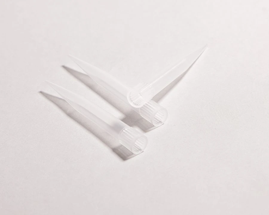 Universal pipette tip for pipettes up to 5000 µl, neutral. Item No.: 1021