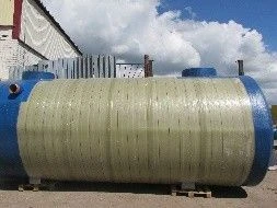 Oil separator with sorption unit