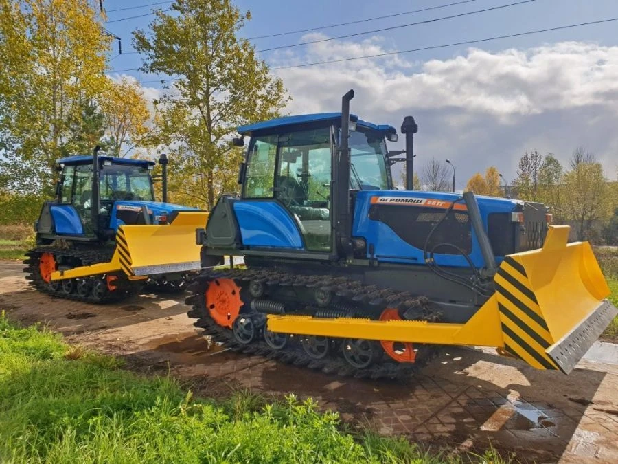 Agricultural crawler tractor Agromash-90TG 3008A