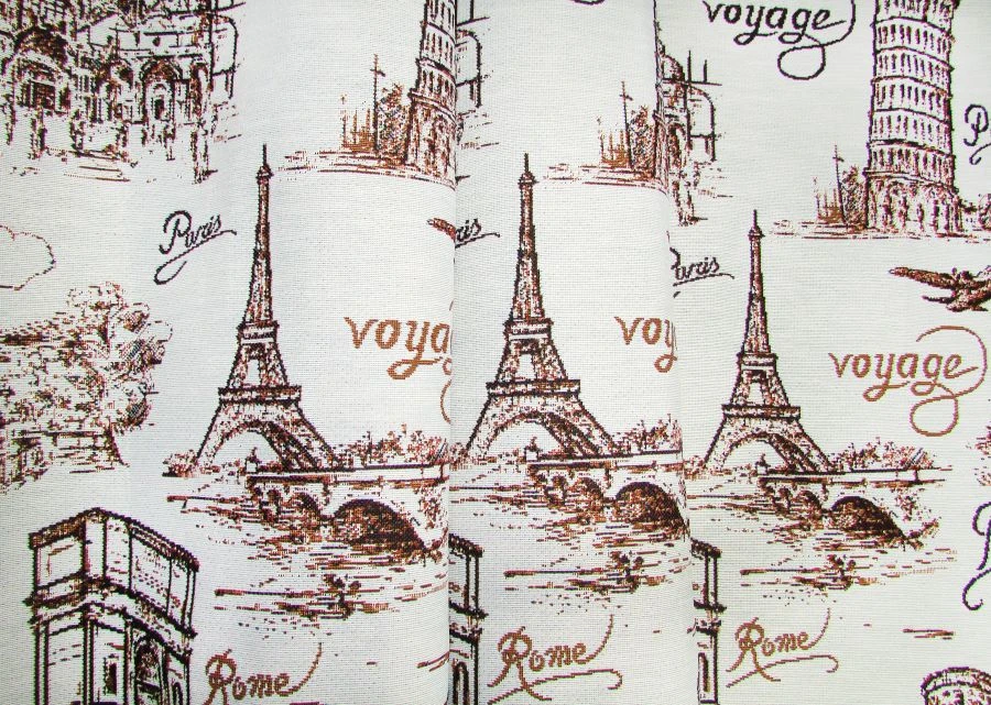Ready-made decorative mottled jacquard fabrics of polyester yarns mixed with cotton yarns