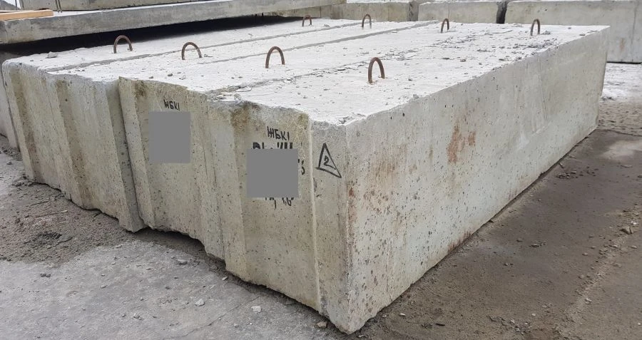 Solid foundation blocks