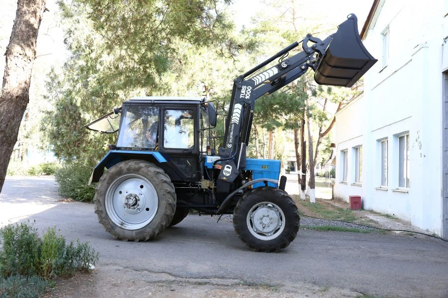Universal mounted loaders, model KUN(TURS)-1000 modification KUN(TURS)-1000-0-0D*