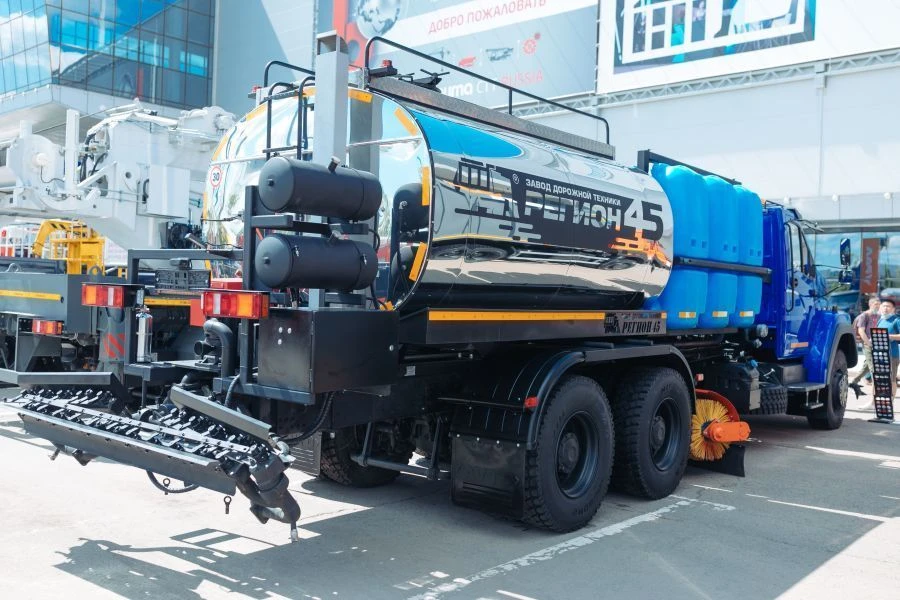Combined autogoudronator ASK-73945 (type R45U73945 mod.503699 on the basis of URAL 73945 chassis)