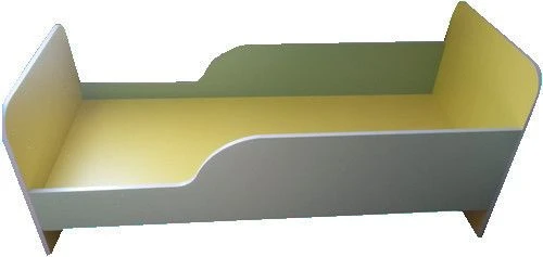Children's bed with guardrail