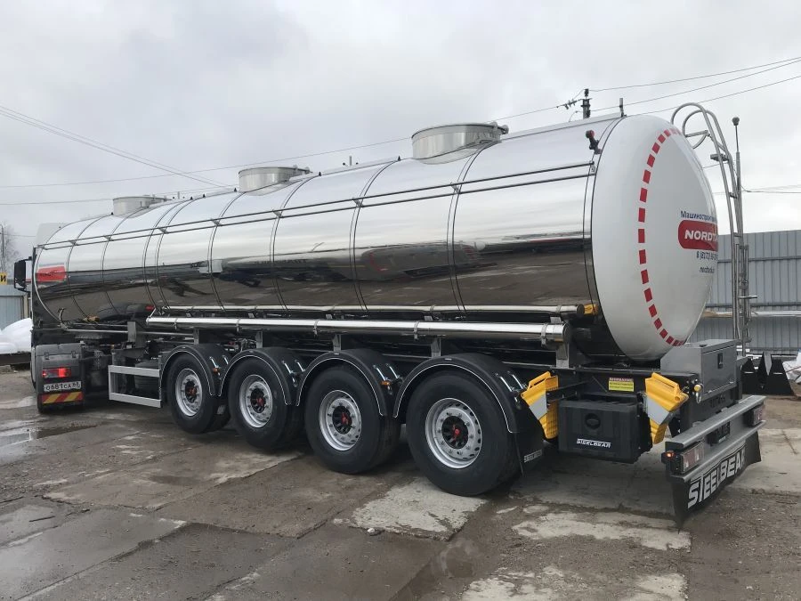Semi-trailer-tanker, load-bearing construction, commercial name GIGA, type 915333 on STEELBEAR PH-36P chassis.