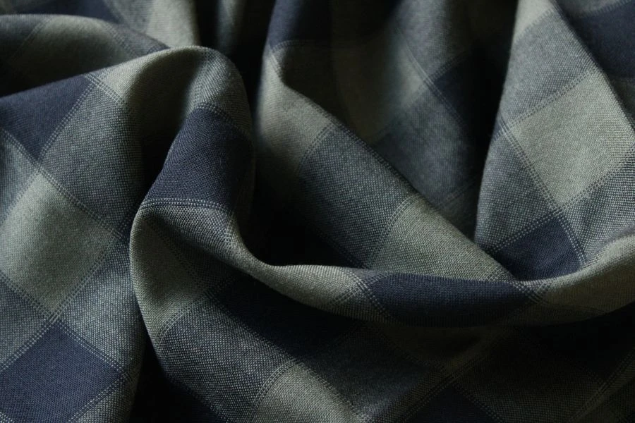 Semi-sheer worsted worsted suit fabric Article No. 06c22c-DYA, colour 251-61