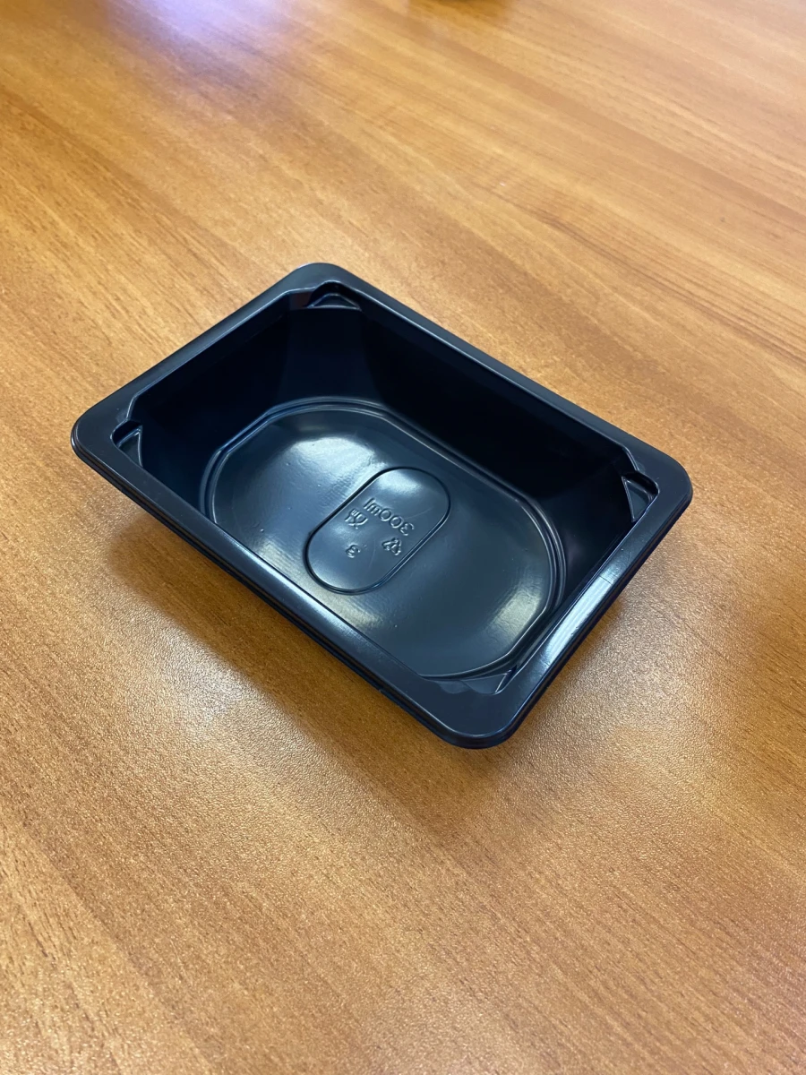 Plastic food packaging: containers