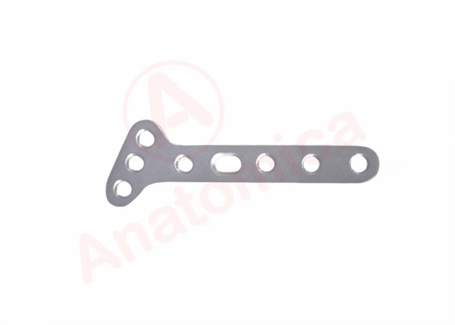 Small oblique T-plate with angular stability