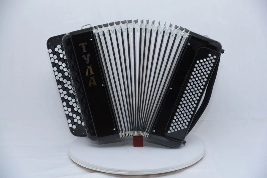 Pupil's multi-timbre three-voice accordion "Tula" 55×100-III-7