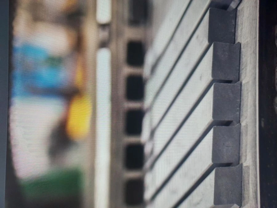 Carbon contact inserts for electric rolling stock current collectors type B