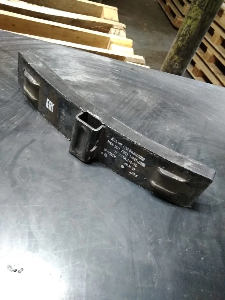 Composite composite brake shoe on all-metal frame for passenger railway wagons with high coefficient.