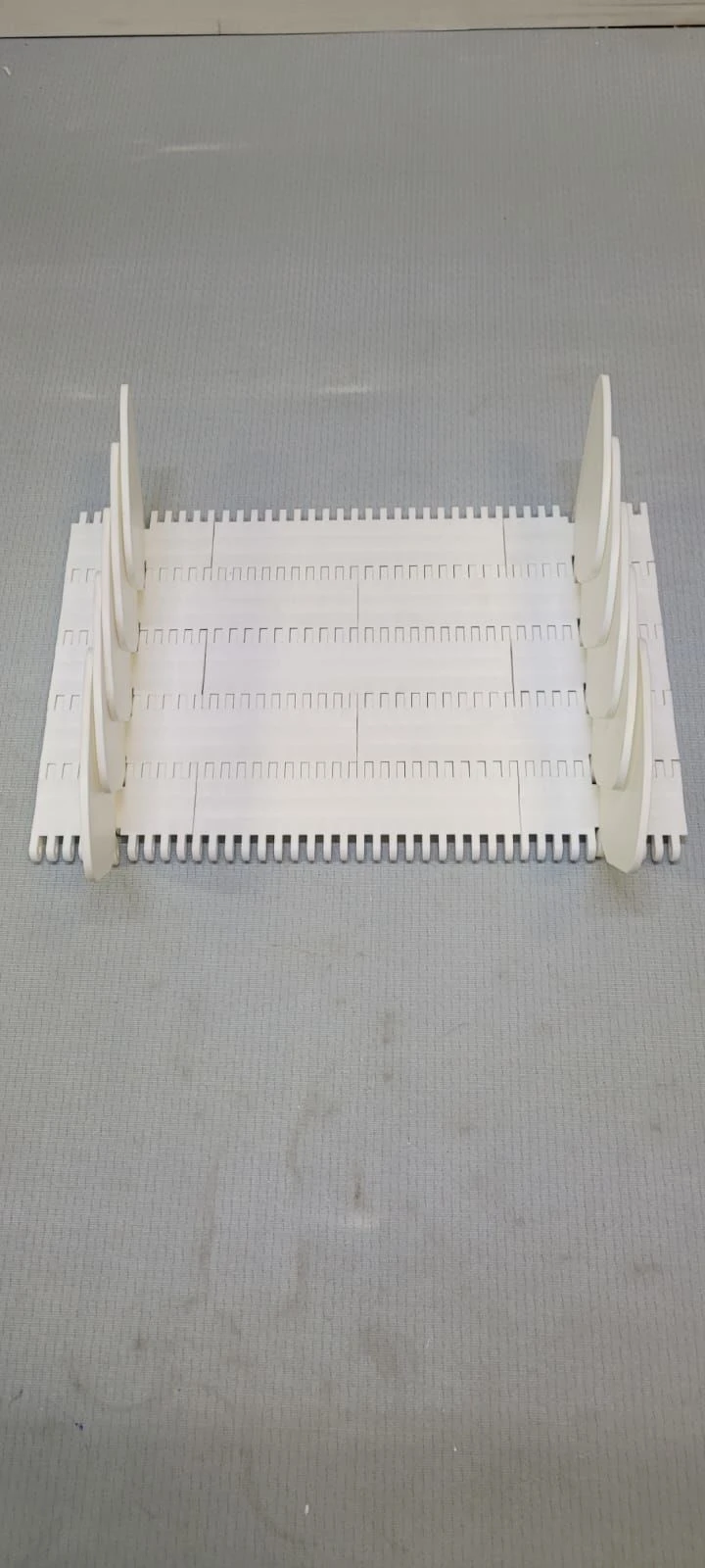 Modular strip ML5068 PE (xx X xx mm; side stop H=xx mm, edge margin xx mm; POM pin; clips)