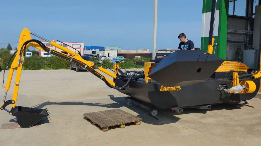 Self-propelled multifunctional vehicle "Botsman RA"