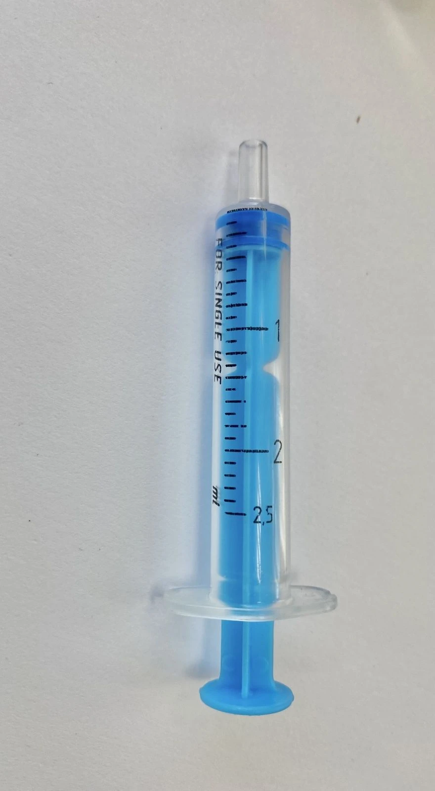 Single-use 3-piece sterile injection syringes in version 2A "Luer" without needle