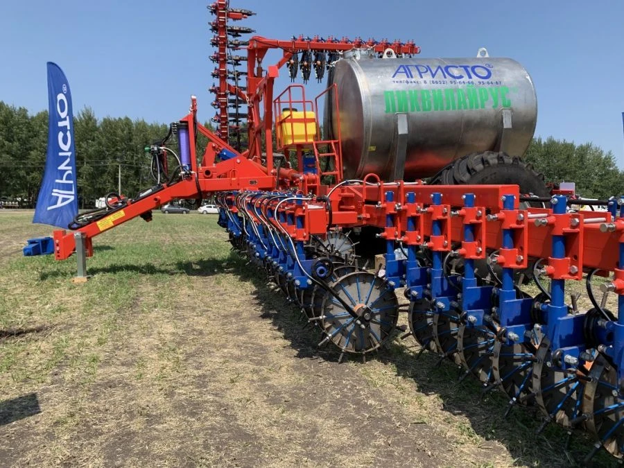 Plant feeder (feeder, applicator) "LIKVILAIRUS"