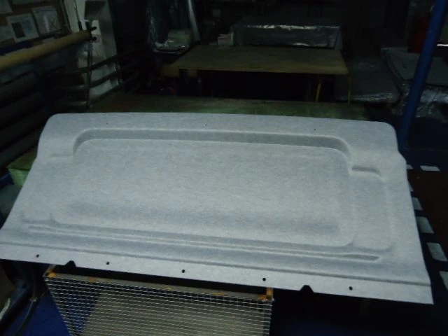 A22R23-5602210 Top tailgate trim