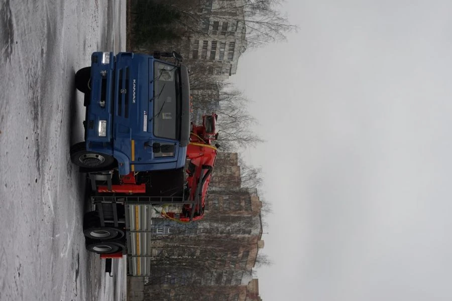 Special purpose vehicle with KMA type hydraulic loading crane on the basis of KAMAZ 65117 and its modifications 64K00N-UH