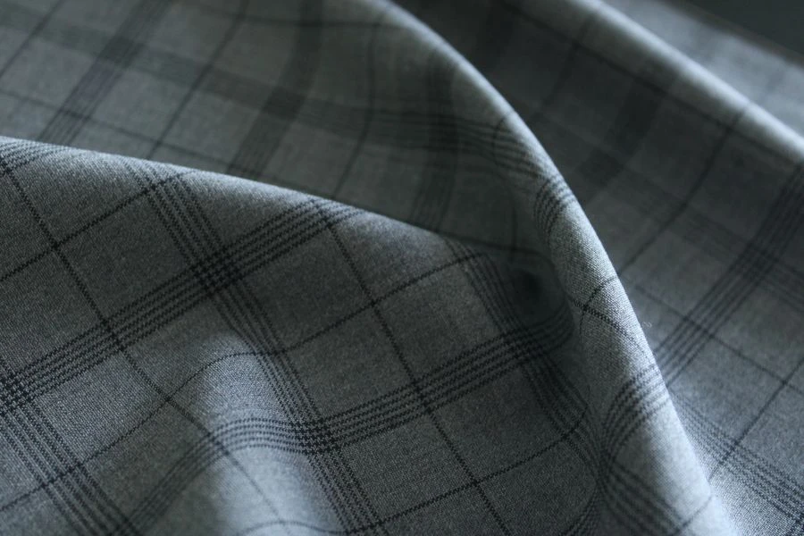 Semi-sheer worsted woolen dress suit fabric Article No. 18c185cAR-DYA, colour 9-9