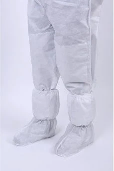 Additional special footwear for work with radioactive and chemically toxic substances: Medium shoe covers with double shoe cover