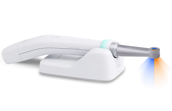 Dental photoactivator for polymerisation of composite filling materials. Model "Estus Light" (WITH BLUE FILLING MATERIALS).