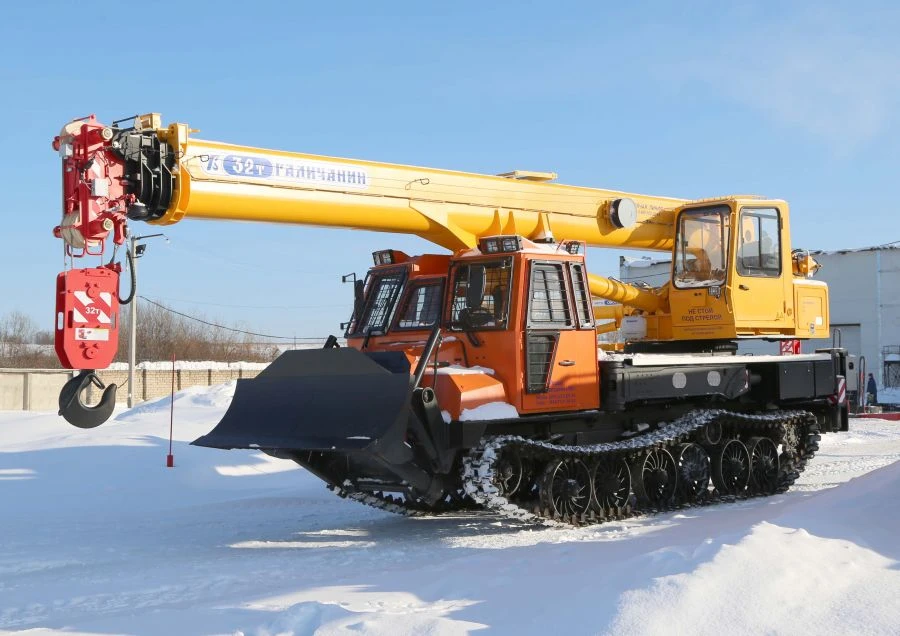 Self-propelled jib crane KS-59729-32T and its modifications