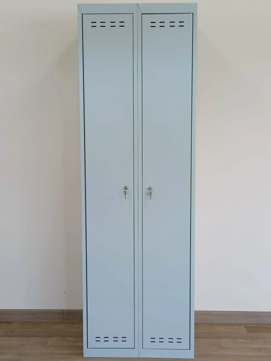 Metal changing cabinet ??