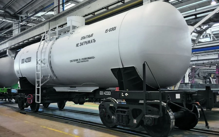 Tank wagons for concentrated nitric acid, model 15-6901