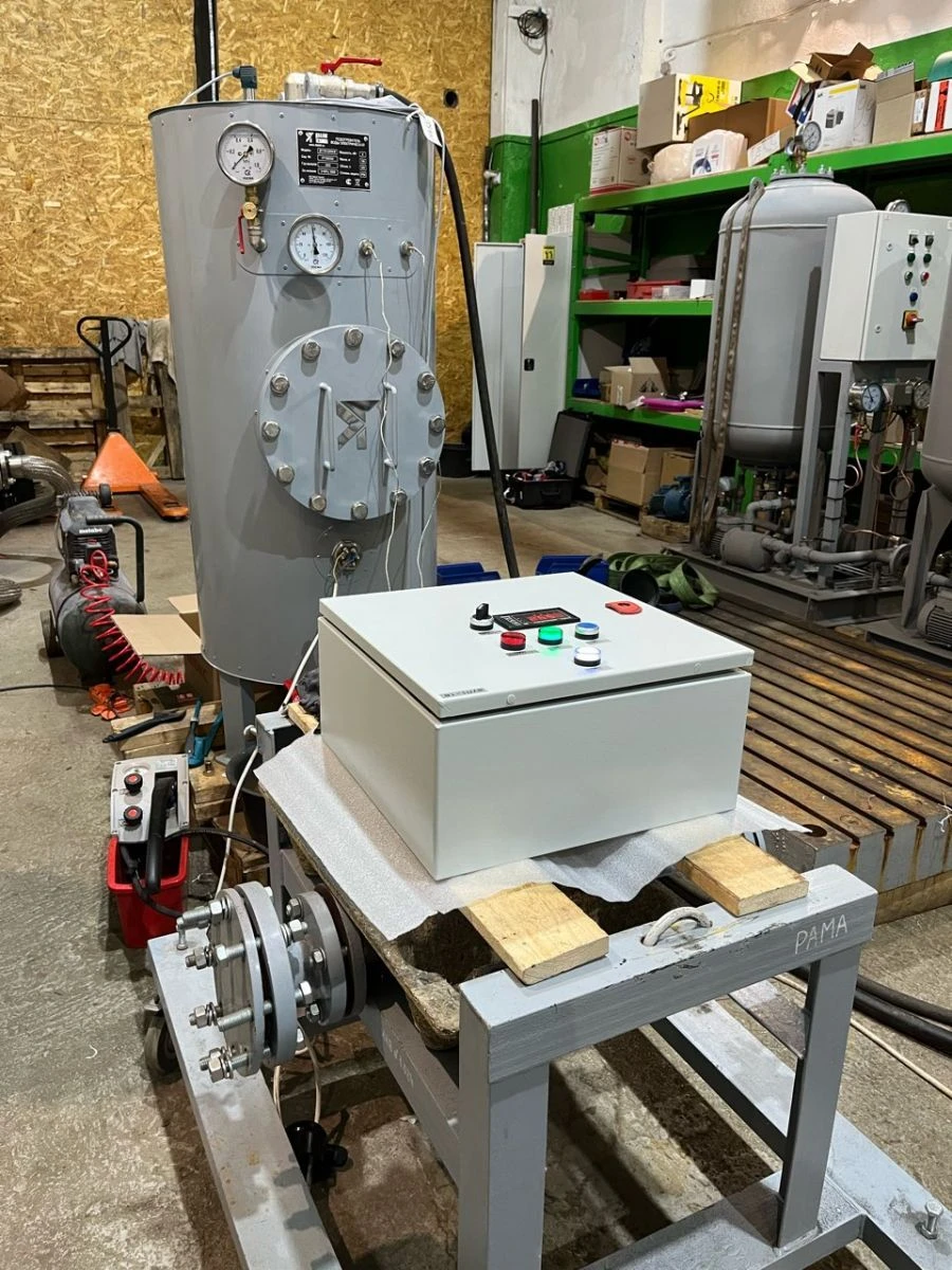 Ship tank type DT-PE-200/6-V heater