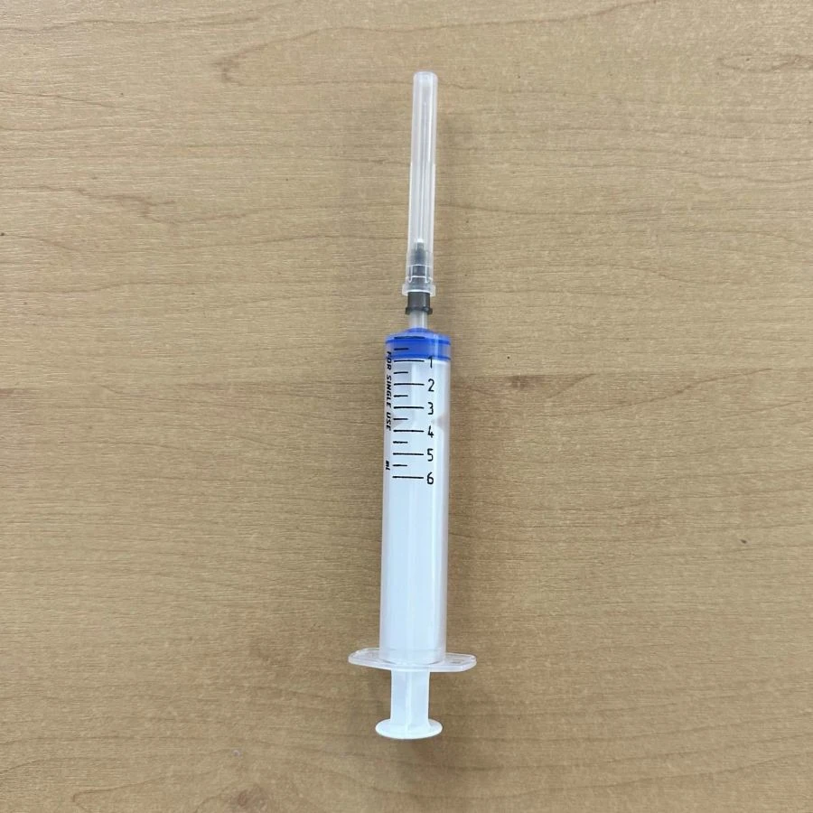 Single-use sterile three-detail "Luer" sterile injection syringe with nominal capacity of 6 ml with needle