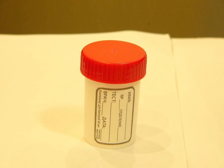 Polymer container for bioassays, disposable, sterile-PCP 60ml/K with spoon and label
