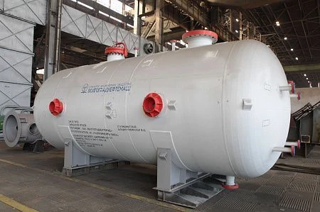 Oil and gas separator
