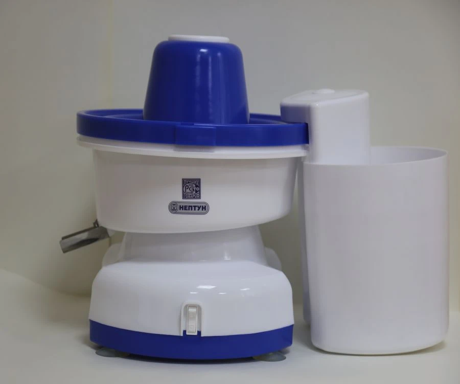 Household electric juicer "Neptun"