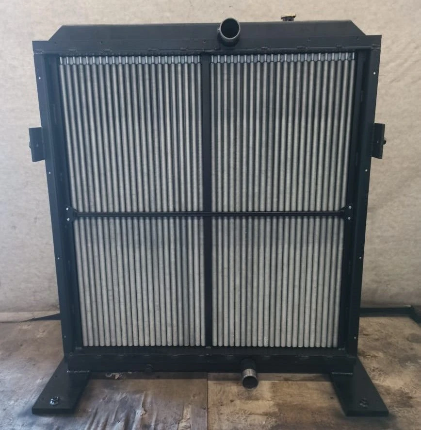 Analogue of radiator Caterpillar 385, water