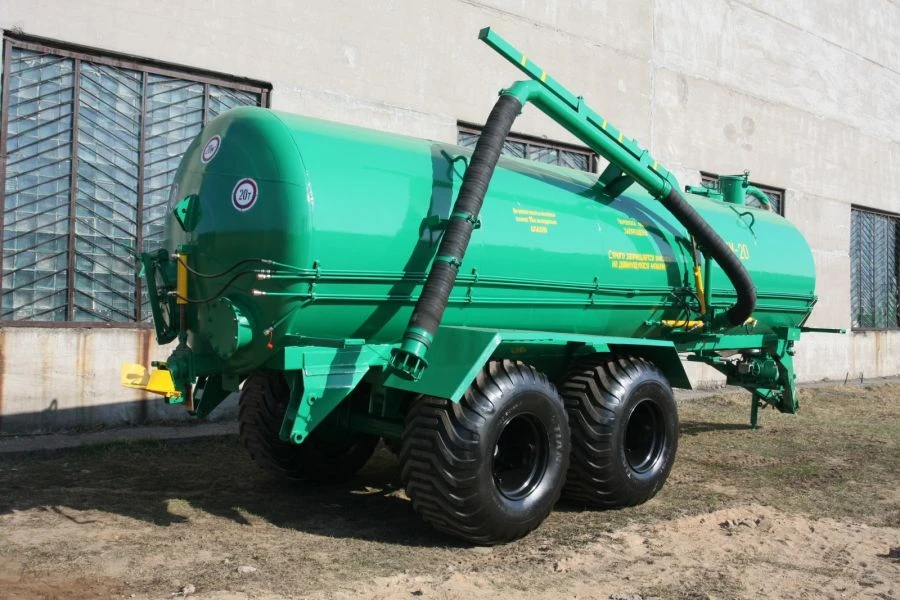 Machine for liquid organic fertiliser application MZh-11