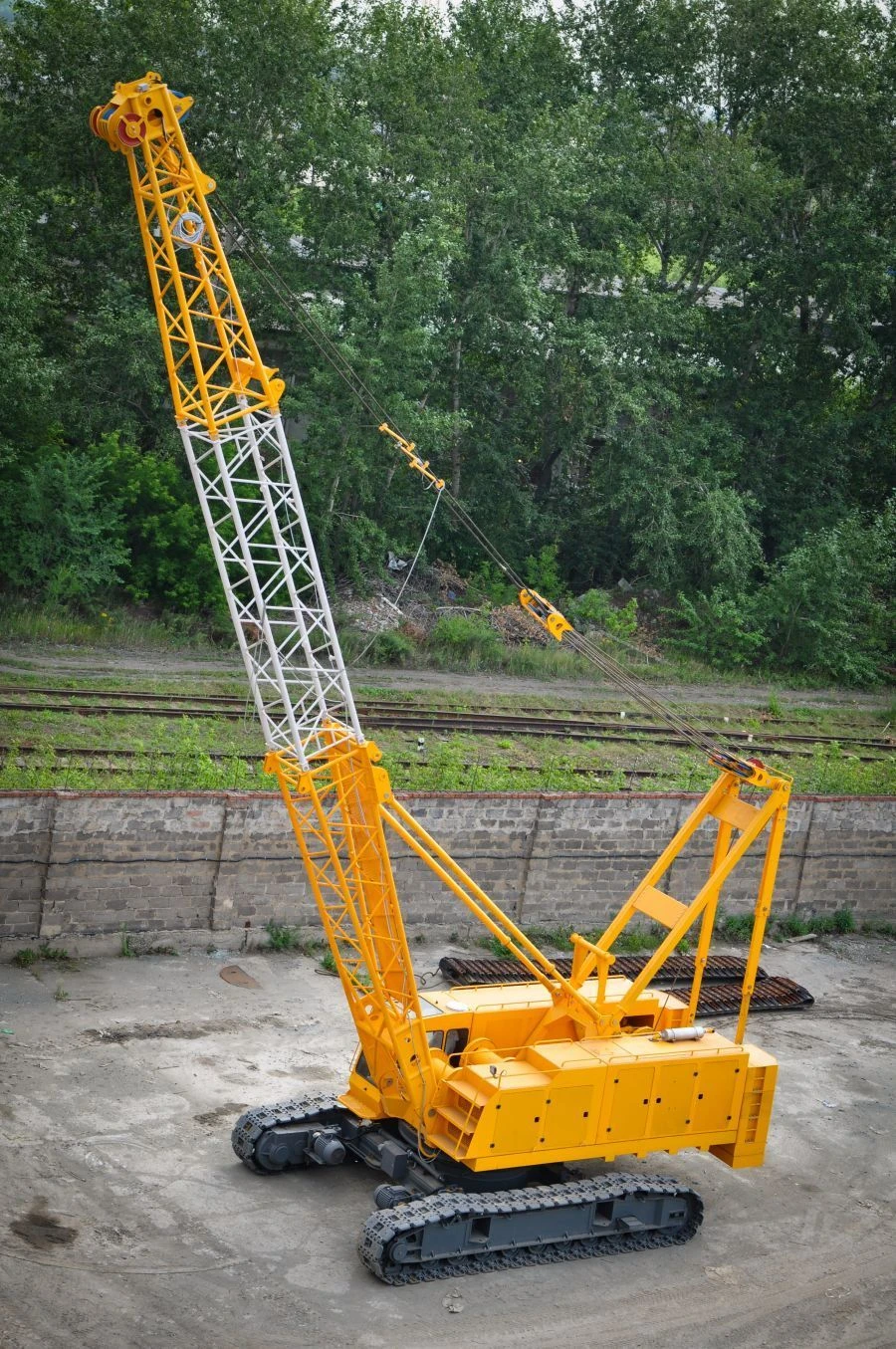 Crawler crane DEK-361 (using cab 501.17.00.000 or 131.17.01.000 and engines manufactured in Eurasian Economic Community member c
