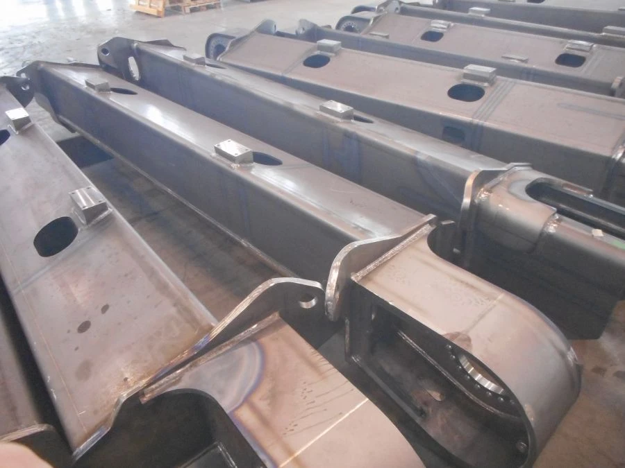 13487509 Welded spar on right side
