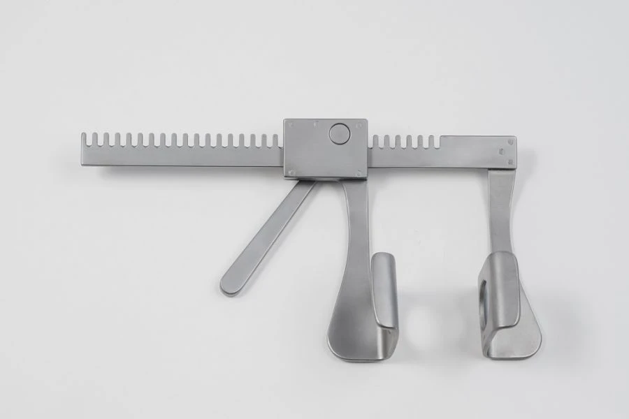 VZ-R-14 Rack-and-pinion expander for thoracic cavity with mirror flow from 0 to 165 mm.