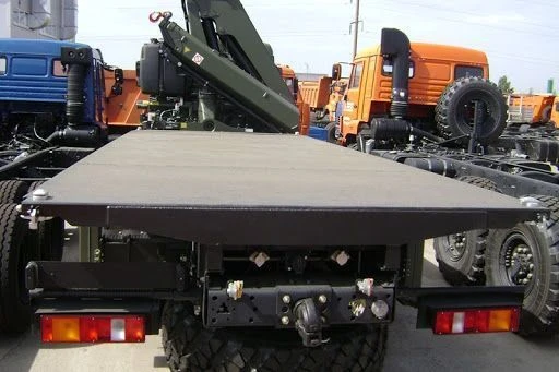 Vehicles of modification 4388G5 - container carrier platform with CMU on the basis of KAMAZ chassis, type 6520, modifications 65