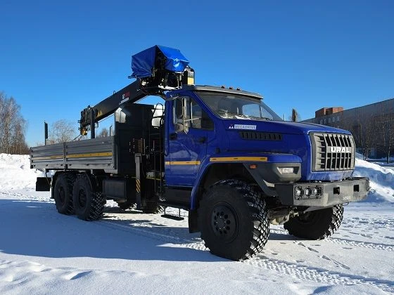 Special purpose vehicle with hydraulic loading crane of KMA type on the basis of URAL 4320 and its modifications U0K02N-UE
