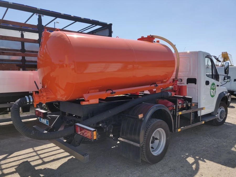Vacuum tank truck type 2790E, modifications 2790E-48 on the basis of GAZ chassis, C4 modifications C42R36.