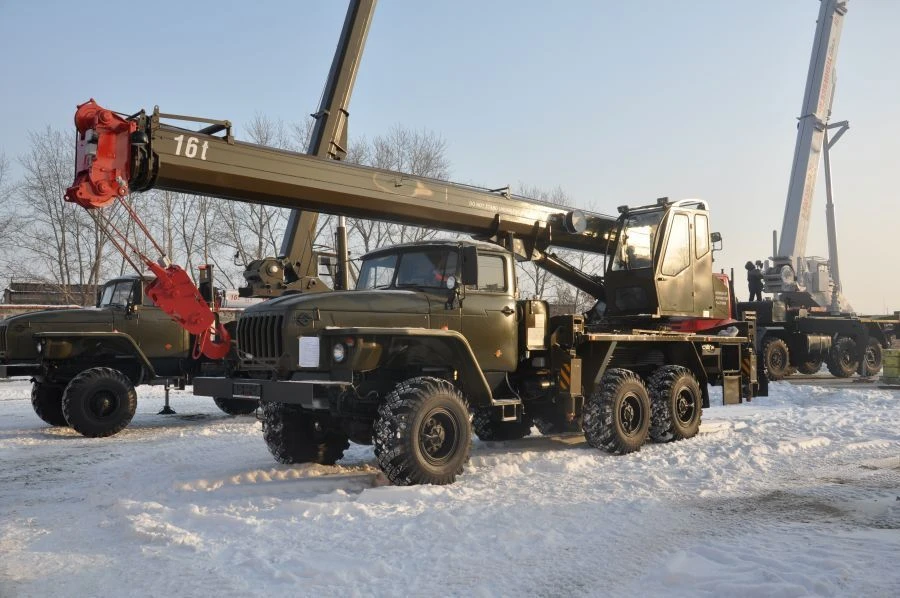 Truck crane ??-45734 modification 6929Z1-2, 6929Z1-3 (with the use of the cab ??-55732?1.92.00.000 or ??-65717?5.92.00.00.00.
