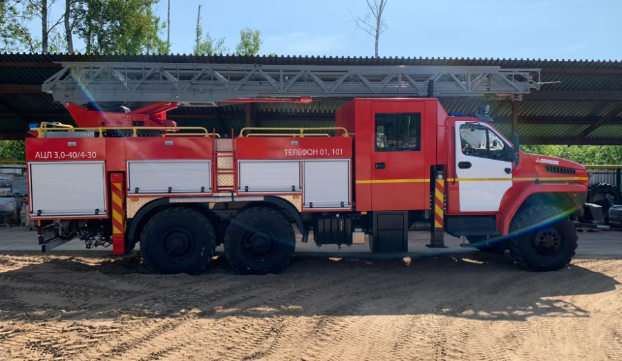 Fire tanker truck with ladder ACL 3,0-40/4-30 (4320)