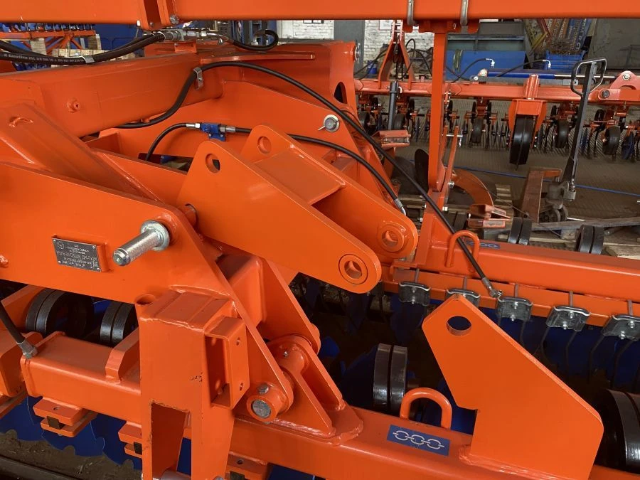 Semi-trailed disc mulcher DM-3,2