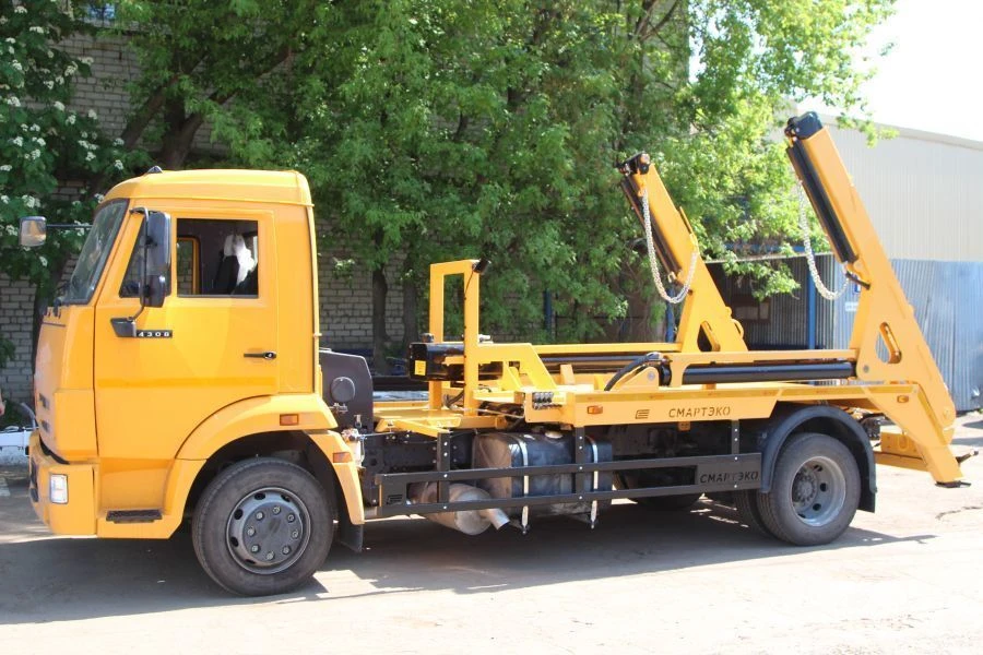 Special bunker truck with portal loading, modification 3957K4, without TCU, on KAMAZ chassis, modification 4308-G5.