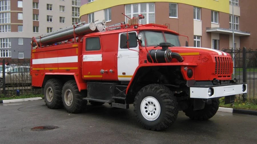 Fire tank truck without CMU, type 6YN32, modification 6Y332W on the base of URAL-55571(-80, -82) chassis.