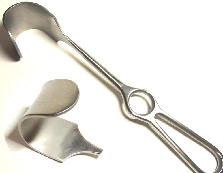 Cilita surgical instruments pushing back: Surgical mirrors