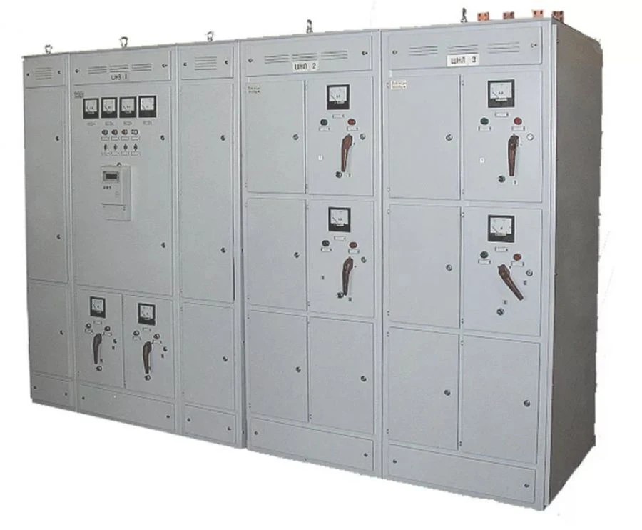 Low-voltage complete device for power stations switchgear for power distribution with retractable automatic switches